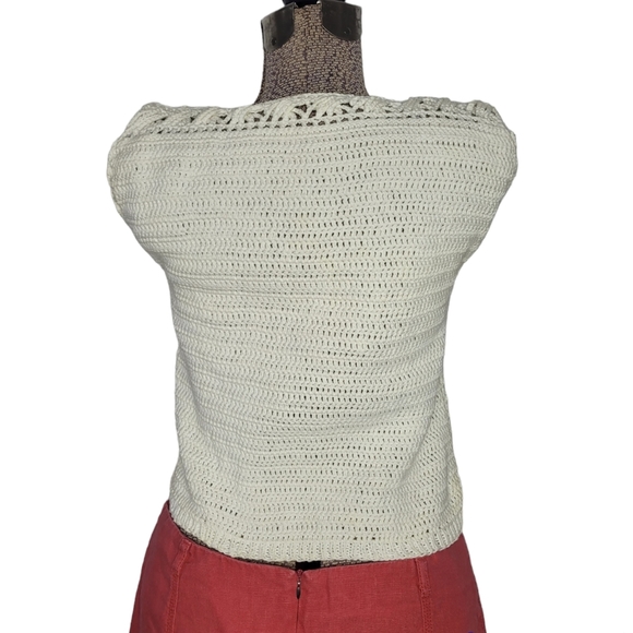 Hand knit white sleeveless top - Picture 5 of 10